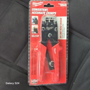 Milwaukee Red Crimping Tool